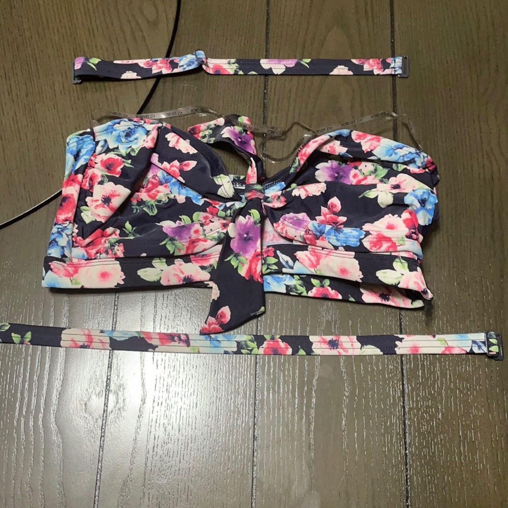 Floral Versatile Forever 21 Bikini Top (Size XL)